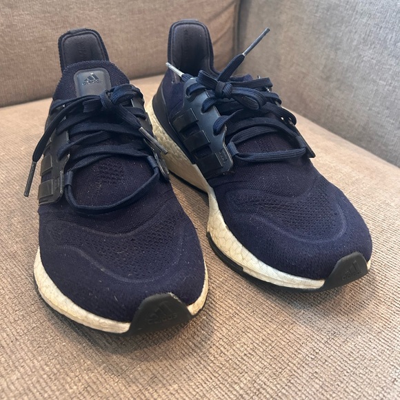 Adidas Women's Ultraboost 22 Running Shoe - Picture 5 of 9